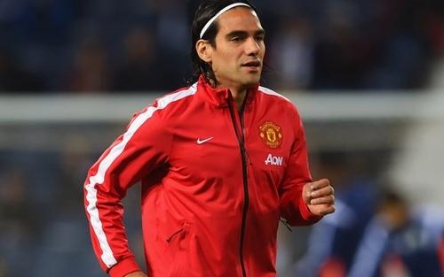 الغموض يحيط بمستقبل فالكاو مع اليونايتد!