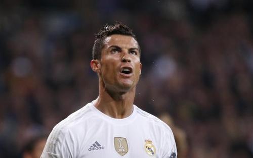 لاعب ريال مدريد: " رونالدو يريد الرحيل "