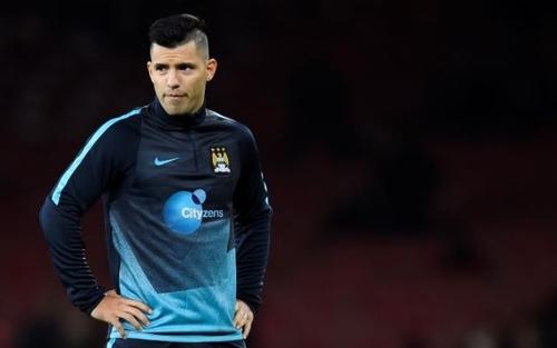 أجويرو يتحاشى الترحيب بمدربه المستقبلي