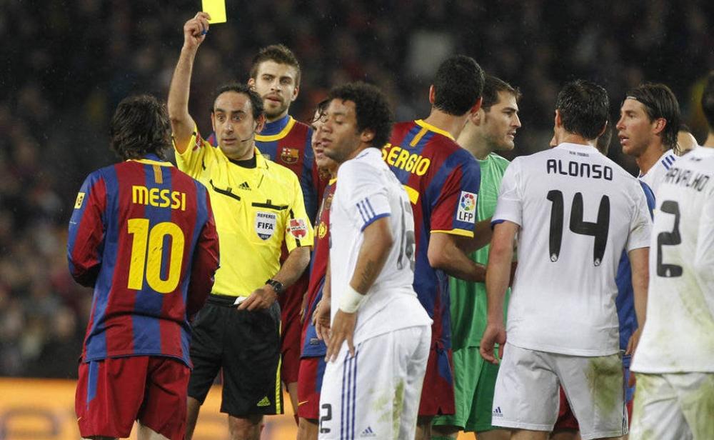 حكم إسباني سابق يكشف قيمة "كيس الهدايا"