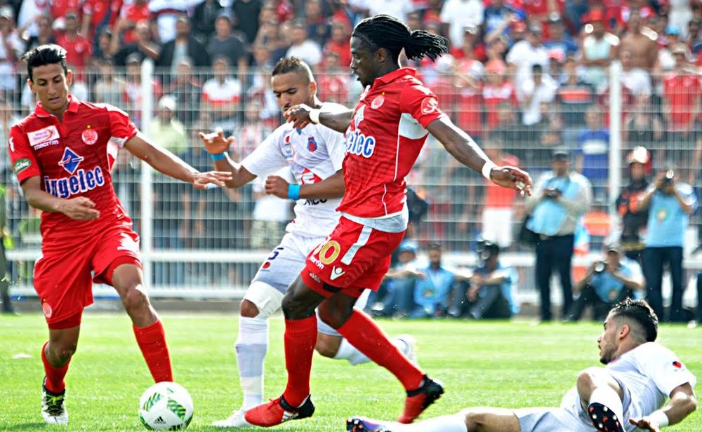 "ماكرون" تهنئ الوداد بتتويجها بدرع البطولة الإحترافية