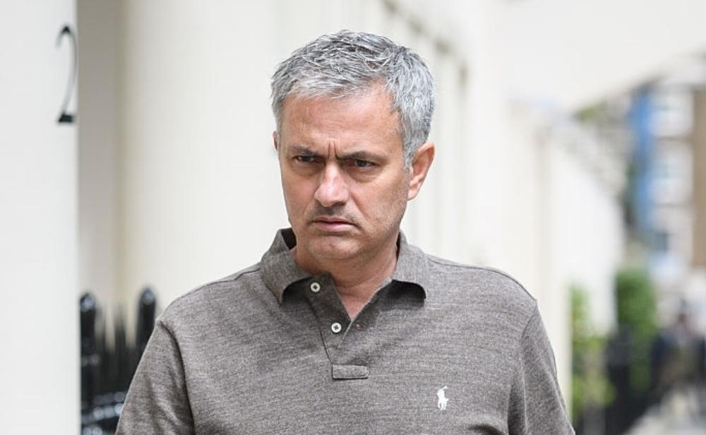 مورينيو يقيم في فندق فخم.. 816 جنيه لليلة الواحدة