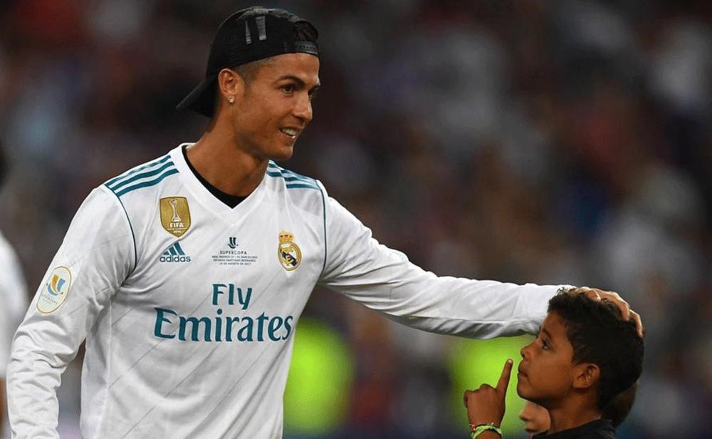 محيط كريستيانو رونالدو لا يضمن بقاءه في ريال مدريد