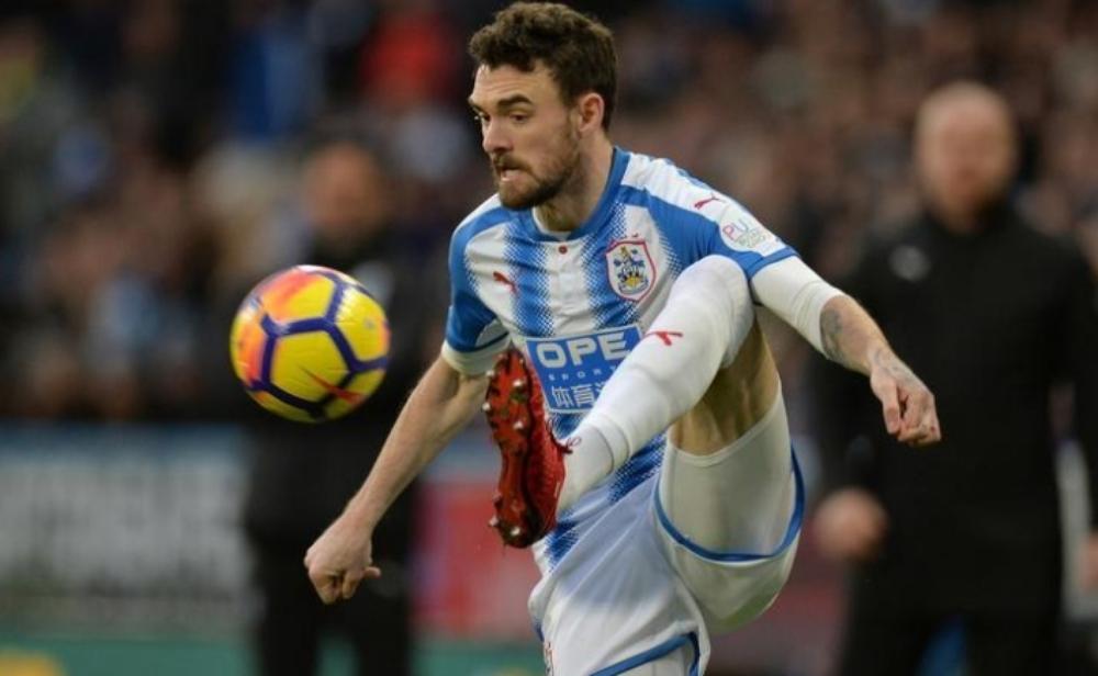 لاعب هدرسفيلد واثق من إقصاء اليونايتد في الكأس