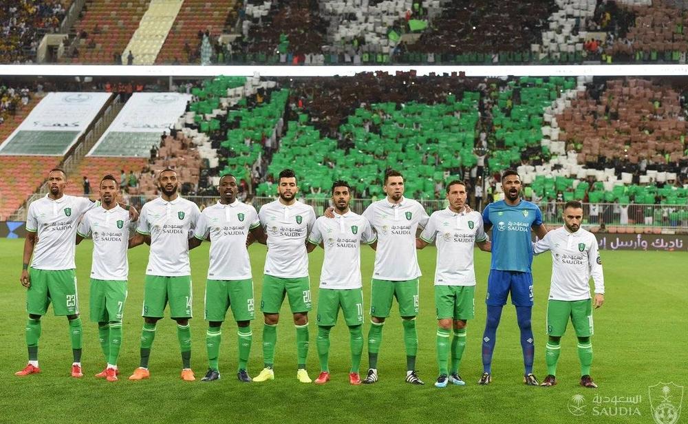 الأهلي يستغل هذا الشرط لتمديد عقد لاعبه المتألق