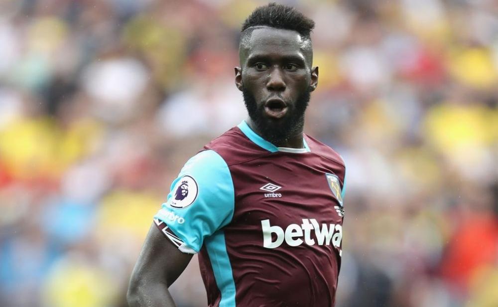 مدافع وست هام: لم نتجاوز مرحلة الخطر إلى الآن