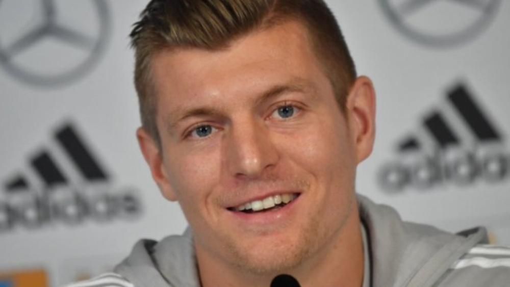 كروس يطالب ألمانيا بالتواضع قبل المونديال