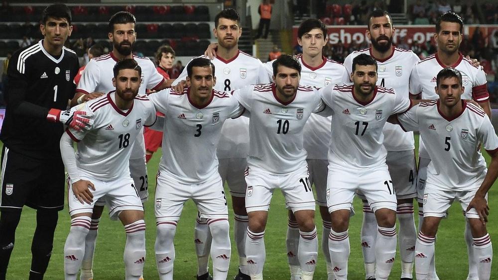 عقوبات "ترامب" تحرم لاعبي إيران من أحذية "نايكي"