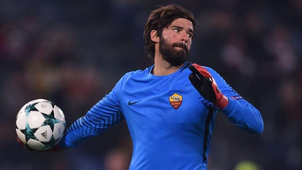 آليسون: أسعى لحسم مستقبلي قبل كأس العالم