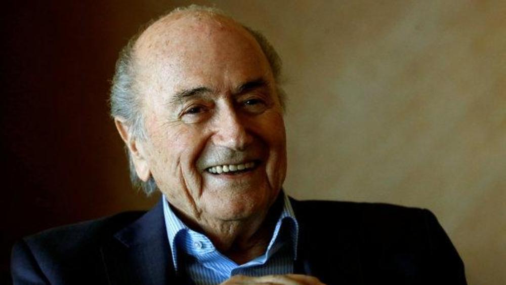 بلاتر لن يحضر المباراة الافتتاحية لكأس العالم 2018