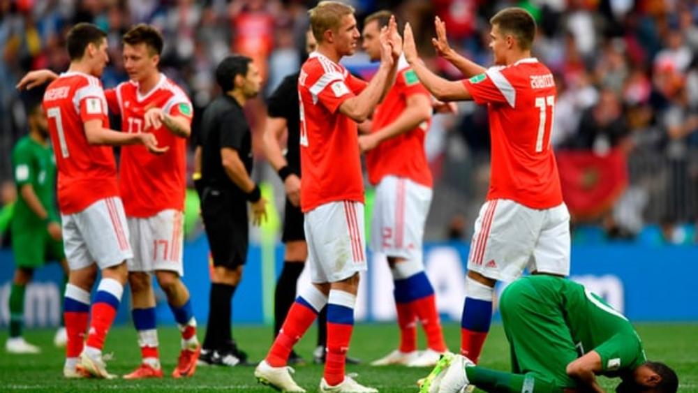 نجم روسيا: لا يجب أن نُبقي انتصارنا على السعودية في ذاكرتنا