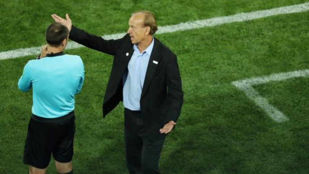 مدرب نيجيريا: مصيرنا في المونديال لا يزال بأيدينا