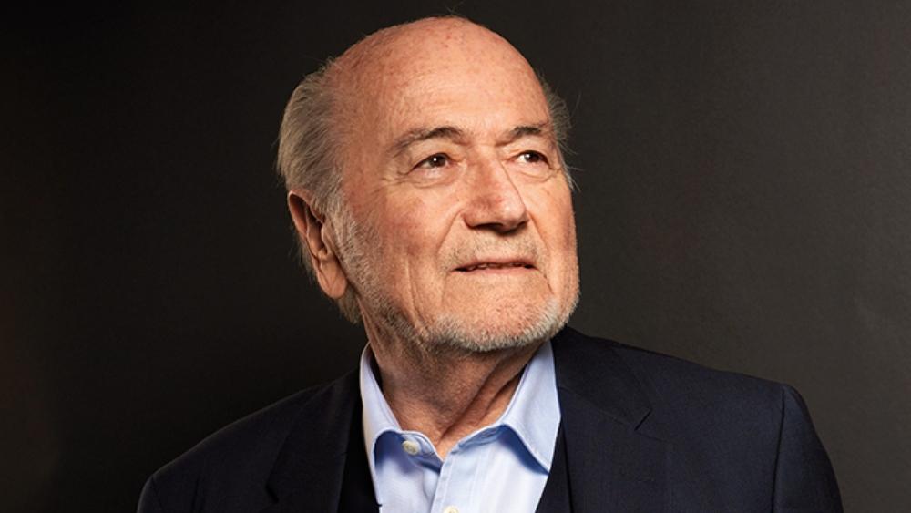 بلاتر يؤكد: التدخلات السياسية منحت قطر مونديال 2022