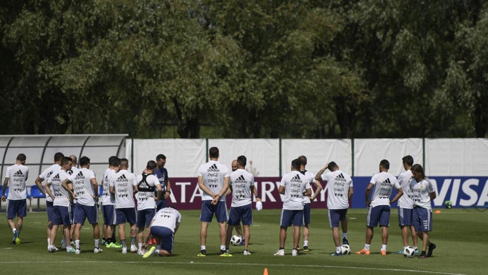 ضربة ثلاثية لمنتخب الأرجنتين قبل مباراة نيجيريا