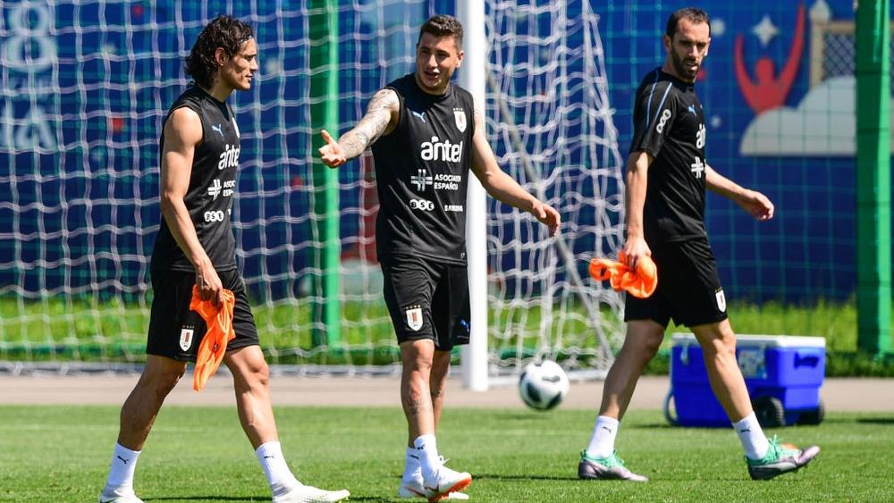 مدافع أوروجواي يسابق الزمن للحاق بمباراة البرتغال