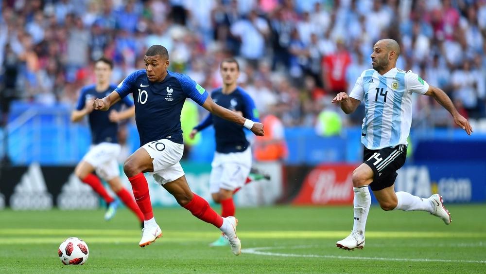 لاعب فرنسا عن سرعة مبابي '37 كلم/ساعة': "هل كان على متن دراجة؟"