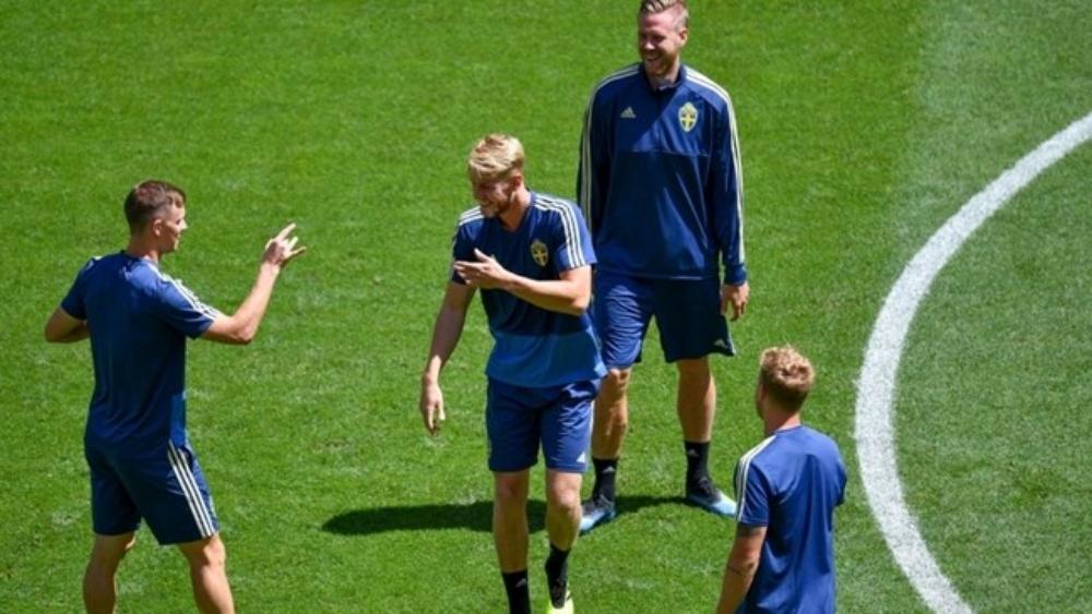 إنذار خاطئ يثير فزع لاعبي السويد قبل لقاء إنجلترا