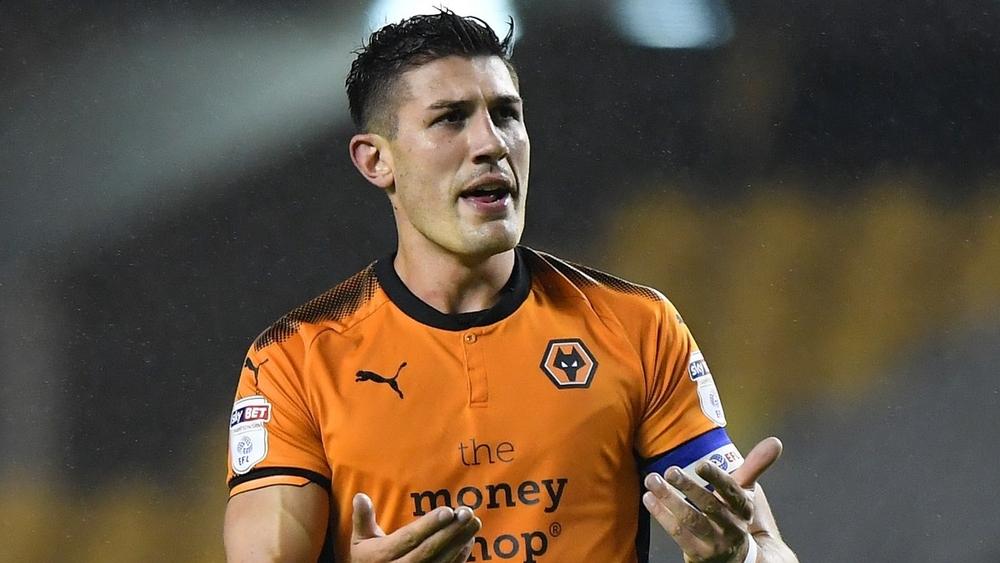 قائد وولفرهامبتون يشيد بالصفقات الجديدة لناديه