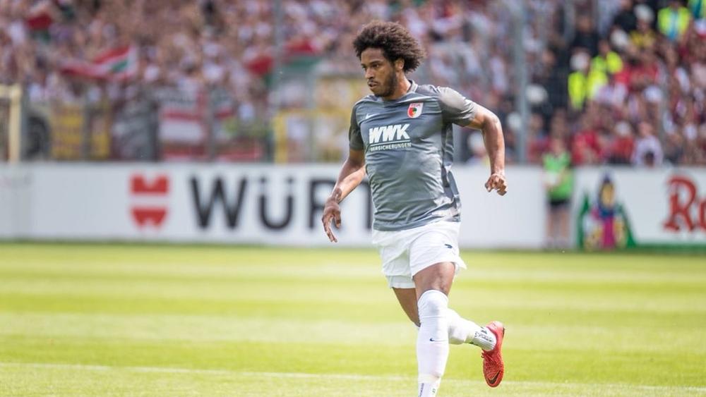 عطلة قصيرة تكلف نجم أوجسبورج الكثير