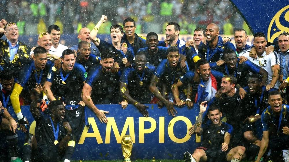 فَرَنسا صَهَرَتْ الجميع في بوْتَقةٍ واحدةٍ .. فلا حديث عن منتخب "إفريقي"