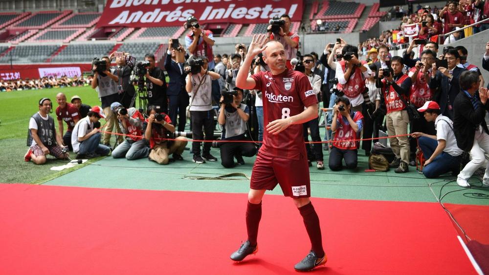 إنيستا قد يبدأ مسيرته في الدوري الياباني يوم الأحد