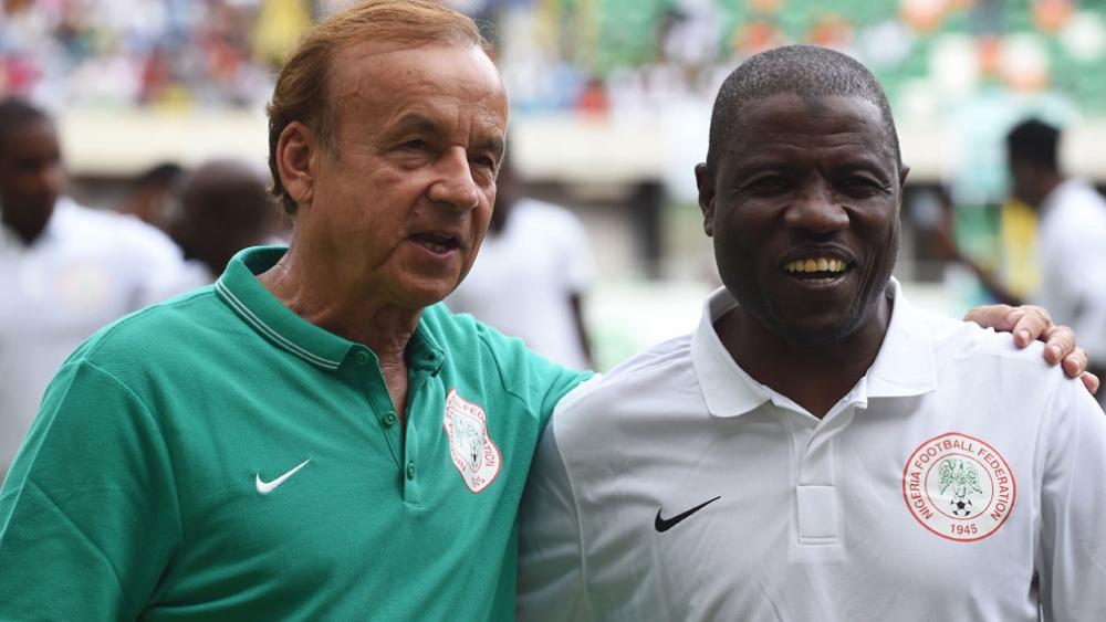 "بي بي سي" تتهم مدرب نيجيري بتلقيه رشوة