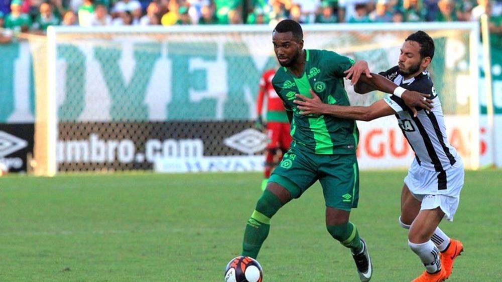 لاعب فلامينجو السابق ينضم للشباب السعودي