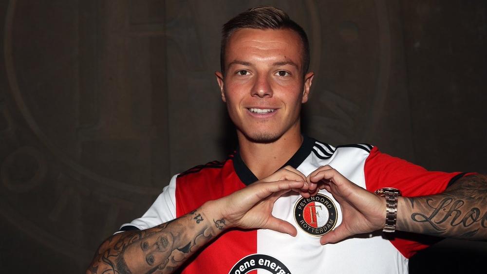 لاعب ساوثامبتون ينضم لفينورد على سبيل الإعارة