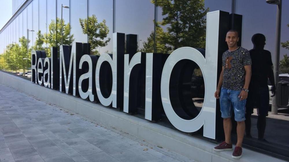 رسميا: ريال مدريد يتعاقد مع ابن الدار البيضاء أيوب بوعلام