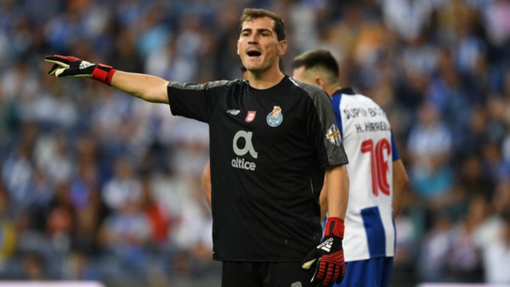 كاسياس يوضح مستقبله وإمكانية اعتزاله في بورتو