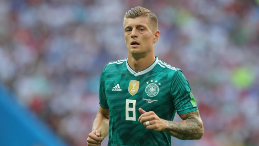 كروس يفوز بجائزة أفضل لاعب ألماني