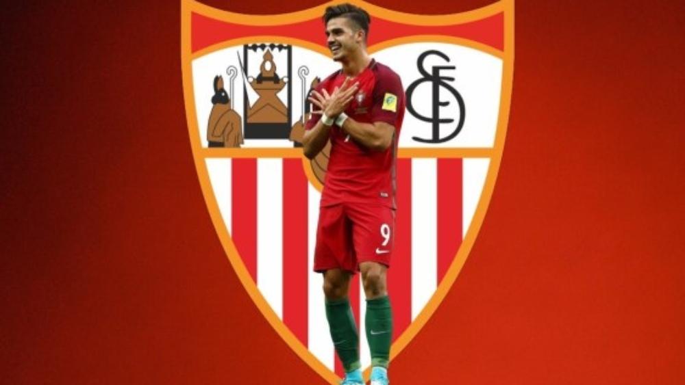 رسمياً | إشبيلية يُعلن ضم نجم ميلان قبل مواجهة برشلونة في السوبر