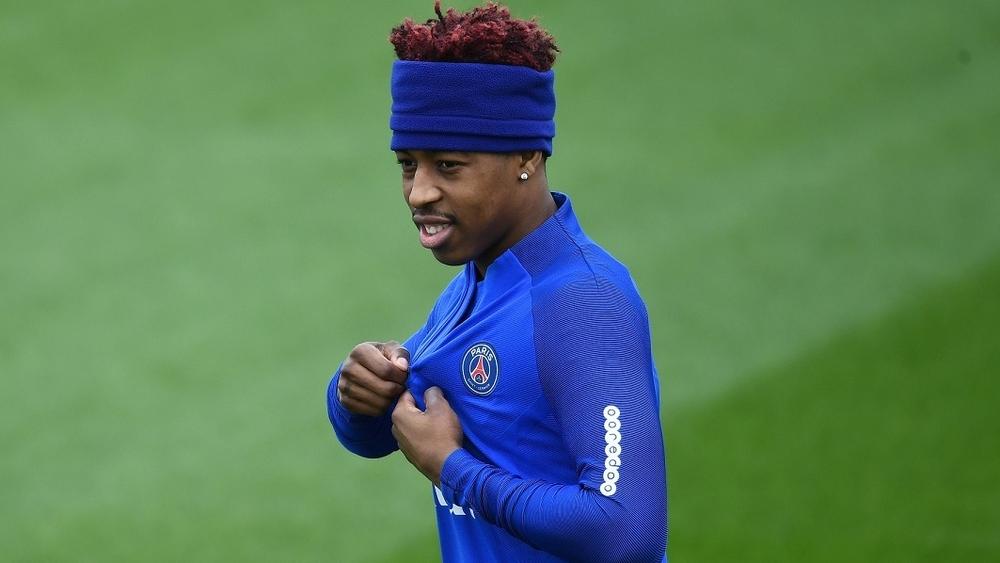 سان جيرمان يمدد عقد مدافعه في يوم عيد ميلاده