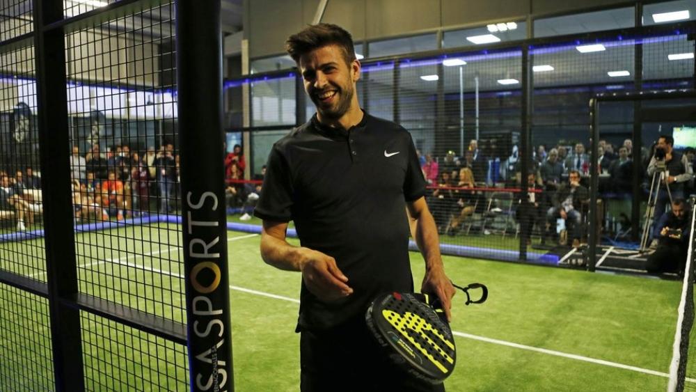 الإسباني بيكيه متهم بتدمير تقاليد لعبة التنس