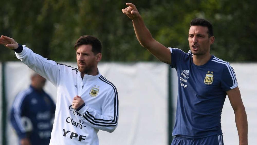 مدرب الأرجنتين المؤقت: لم أتحدث مع ميسي بعد