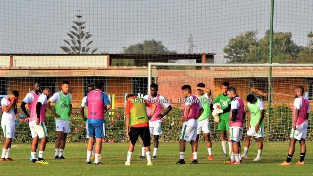 إدارة مولودية وجدة تخصص حصة تدريبية مفتوحة للجماهير قبل "ديربي الشرق"