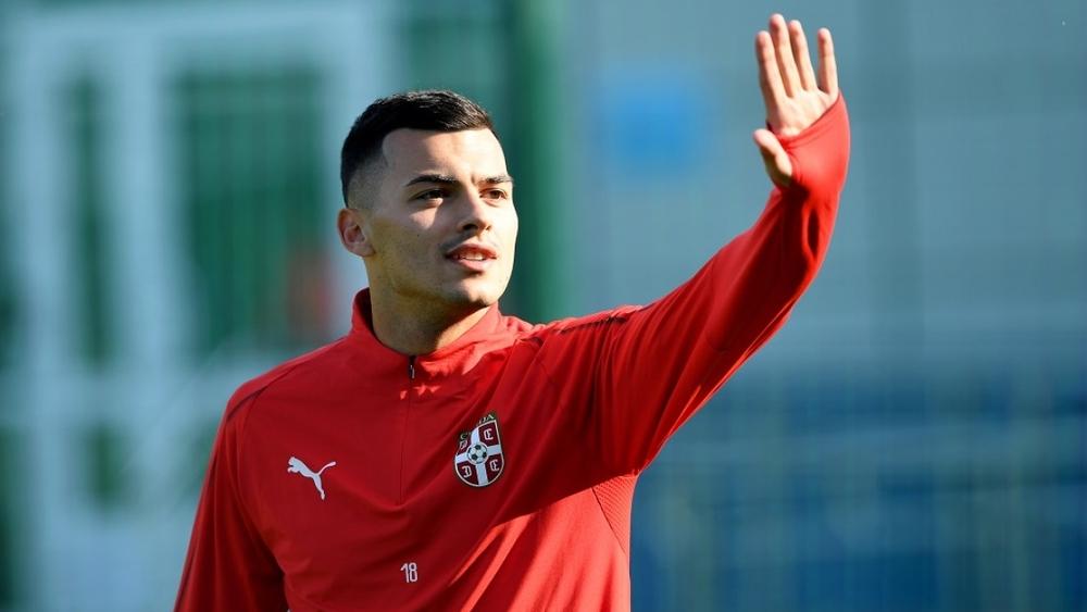 أولمبيك مارسيليا يضم لاعب النجم الأحمر