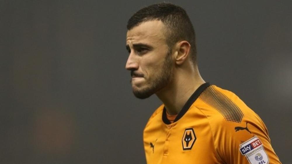 رومان سايس احتياطي أمام مانشستر سيتي