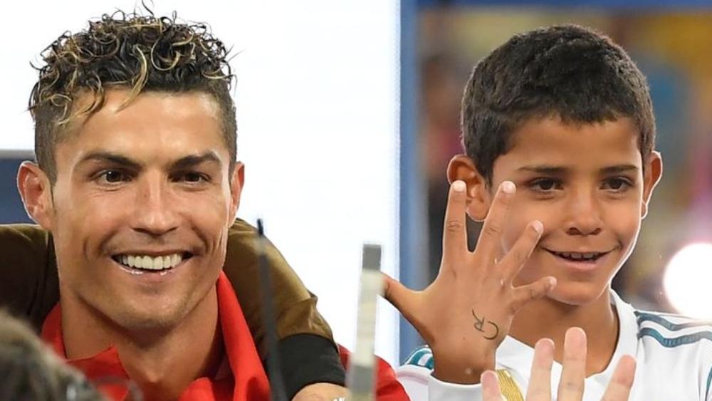 رونالدو يتوقع مستقبل إبنه في عالم كرة القدم