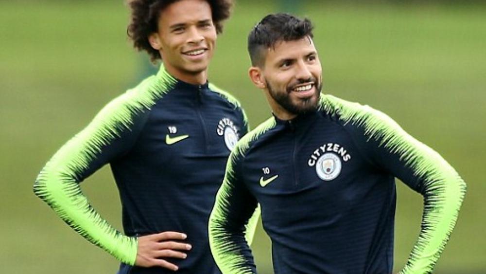 جوارديولا يتجاهل تدخين أجويرو للشيشة