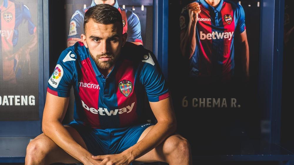 رسميا: ريال مدريد يعُير بورخا مايورال إلى ليفانتي