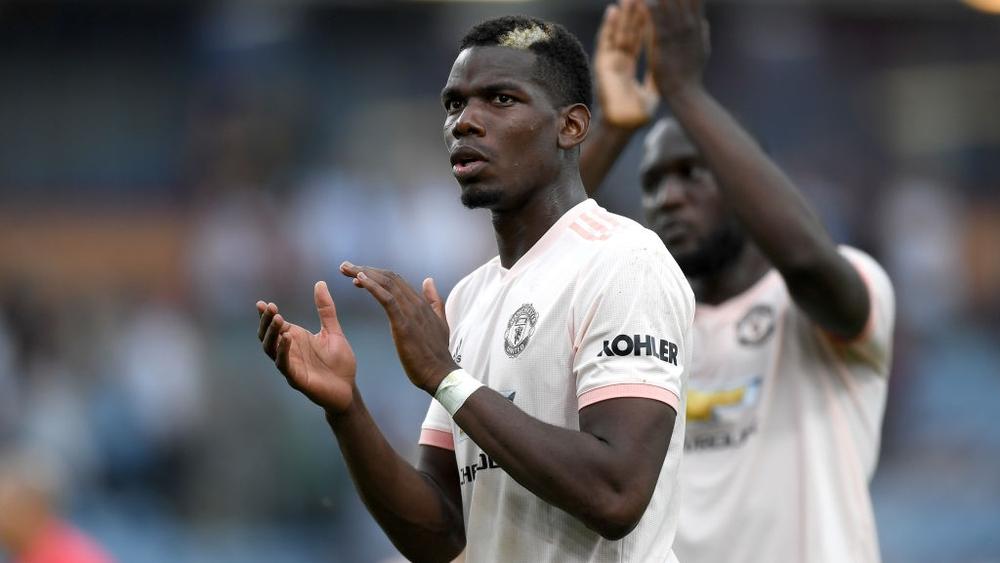 بسبب برشلونة.. نيفيل يُحذر بوجبا: "لا تكن كالمرتزقة!"