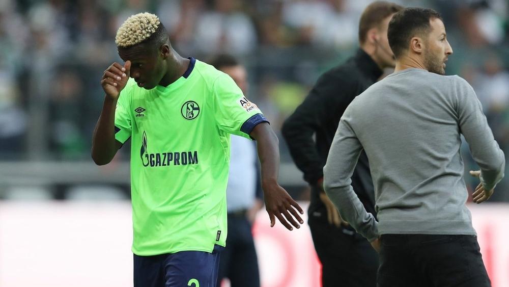 مدرب شالكه يدعو منديل لِتَناوُل ما حدث من زاوية إيجابية