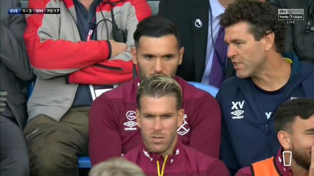 بيريز يتجاهل بيليجريني ويرفض الإحماء ضد إيفرتون