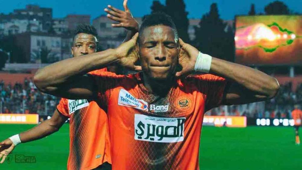 "صافرة زامبية" في مواجهة نهضة بركان و فيتا كلوب