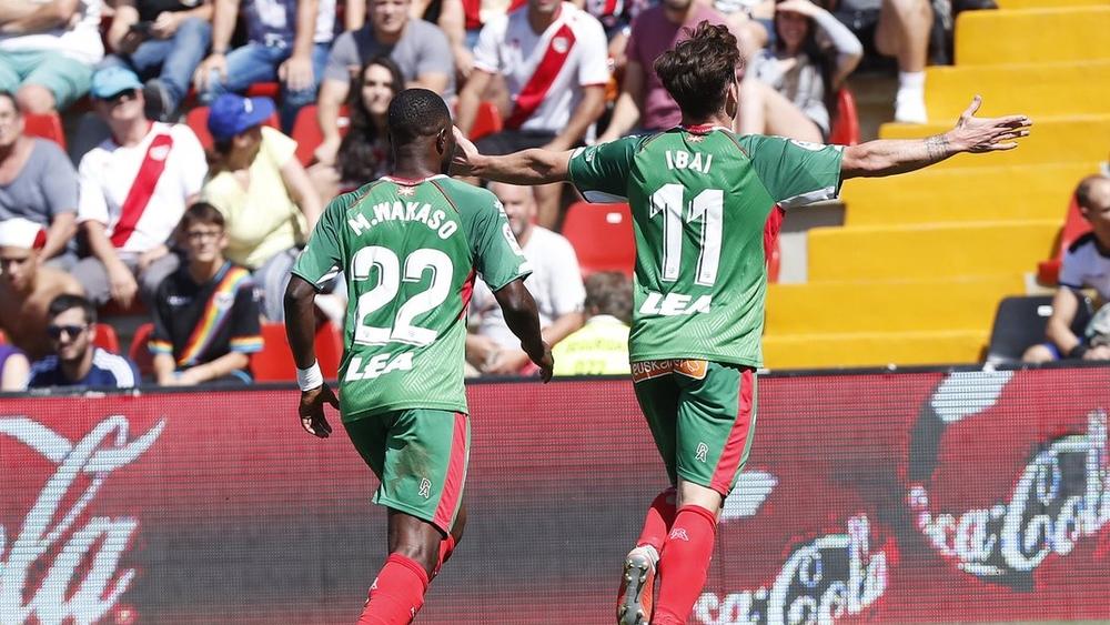 ألافيس يكتسح رايو فاليكانو بخمسة أهداف لهدف