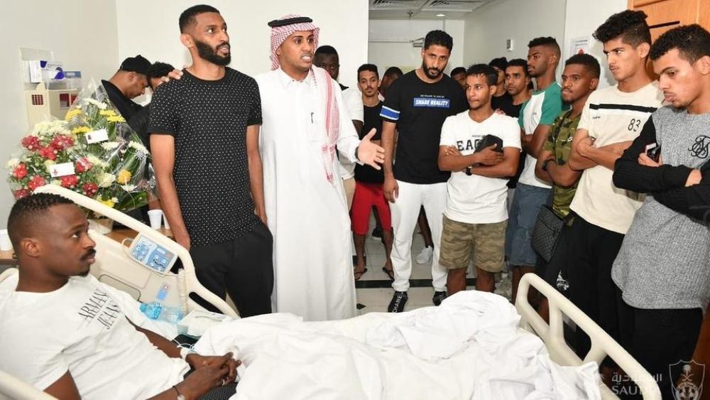 تركي آل شيخ يتكفل بعلاج مدافع المنتخب السعودي في أوروبا