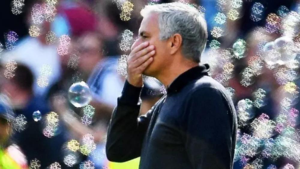 مورينيو يُبرر تأخر اليونايتد بحجة "الأمن"، والأخير يكذبه