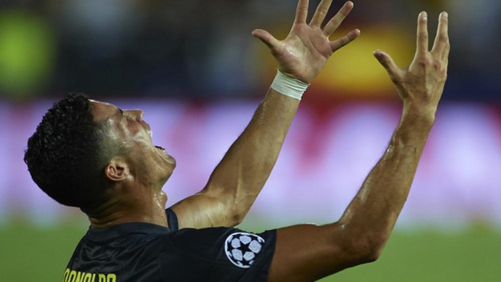 "فضيحة الاغتصاب" تهدد رونالدو بخسارة "مليار يورو"