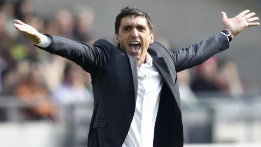 رسمياً | مدرب شتوتغارت أول المقالين بـ"البوندسليجا"